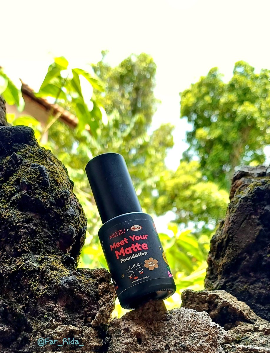 Far_Rida_'s tweet photo. Ini @mizzucosmetic punya foundation kok keren banget sih, meskipun ringan berasa ga pake foundation tp coverage banget masa 😍 dan ini aku pilih shade nya yang baby beige ya beautiest ✨️ ..
#FoundationInfusedSerum #MizzuCosmetics #reviewfoundation https://t.co/ch7obG1i7H