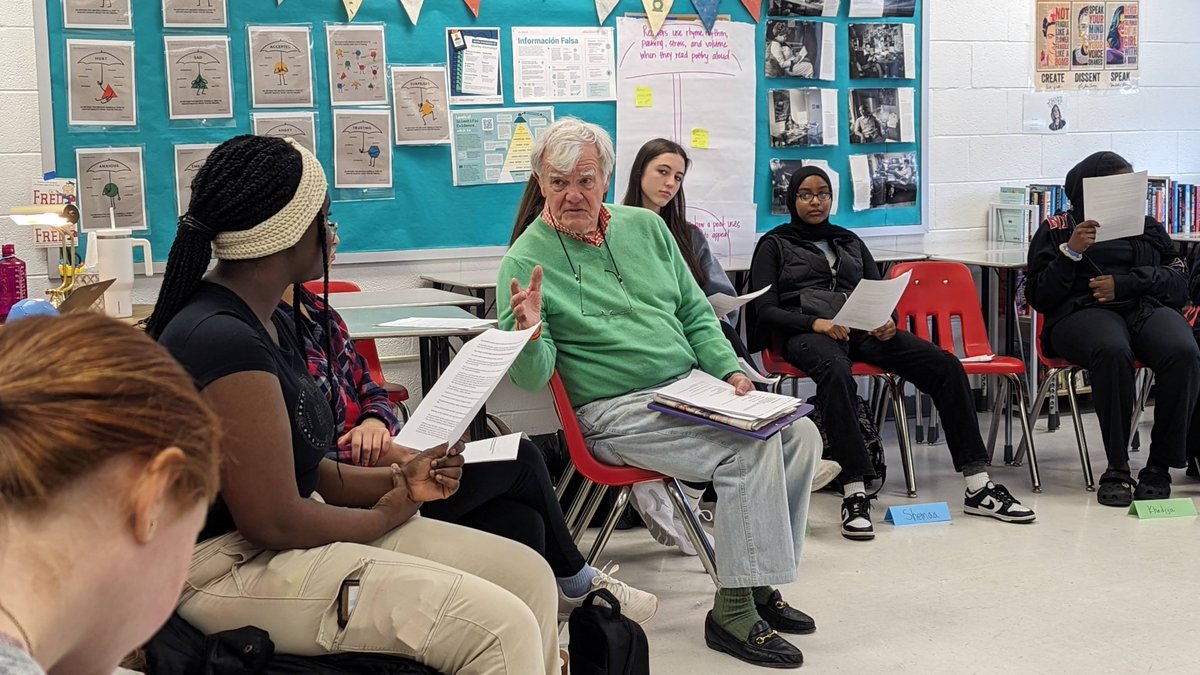 Journalists Michel Martin and Al Hunt visited students in <a href="/WriteForMsCrow/">Beth Crowley</a>'s class. They workshoped story ideas for publication in print, podcast, and video. #AtomNation