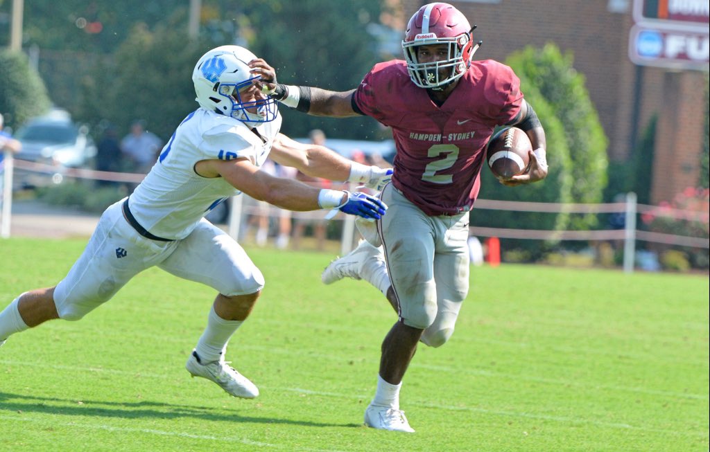 WilliamDWiggin2's tweet photo. Blessed to receive first offer from Hampden Sydney🙏🏾🙏🏾 @dilloncostell01 @maneward4u @ejLudden @sludden10 @dhglover
@EricOfficialDMV @Spotlight39_Pod
@CoachBJones95 @BlackD_football @HSC_FOOTBALL https://t.co/MdlQRoTDa3