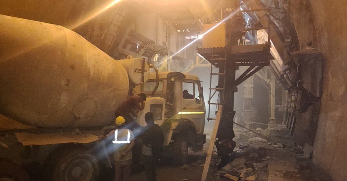 newsbulletin05's tweet photo. #JammuAndKashmir | Construction of a bi-directional #tunnel at Km 83 of Length 495 m including an approach road of 664 m and a Major #Bridge of 110 m from Km 82.675 to Km 82.925 on NH-244 #Khellani-#Kishtwar in #JammuKashmir
#BuildingInfrastructure #BuildingTheNation https://t.co/fRoDjm7l2l