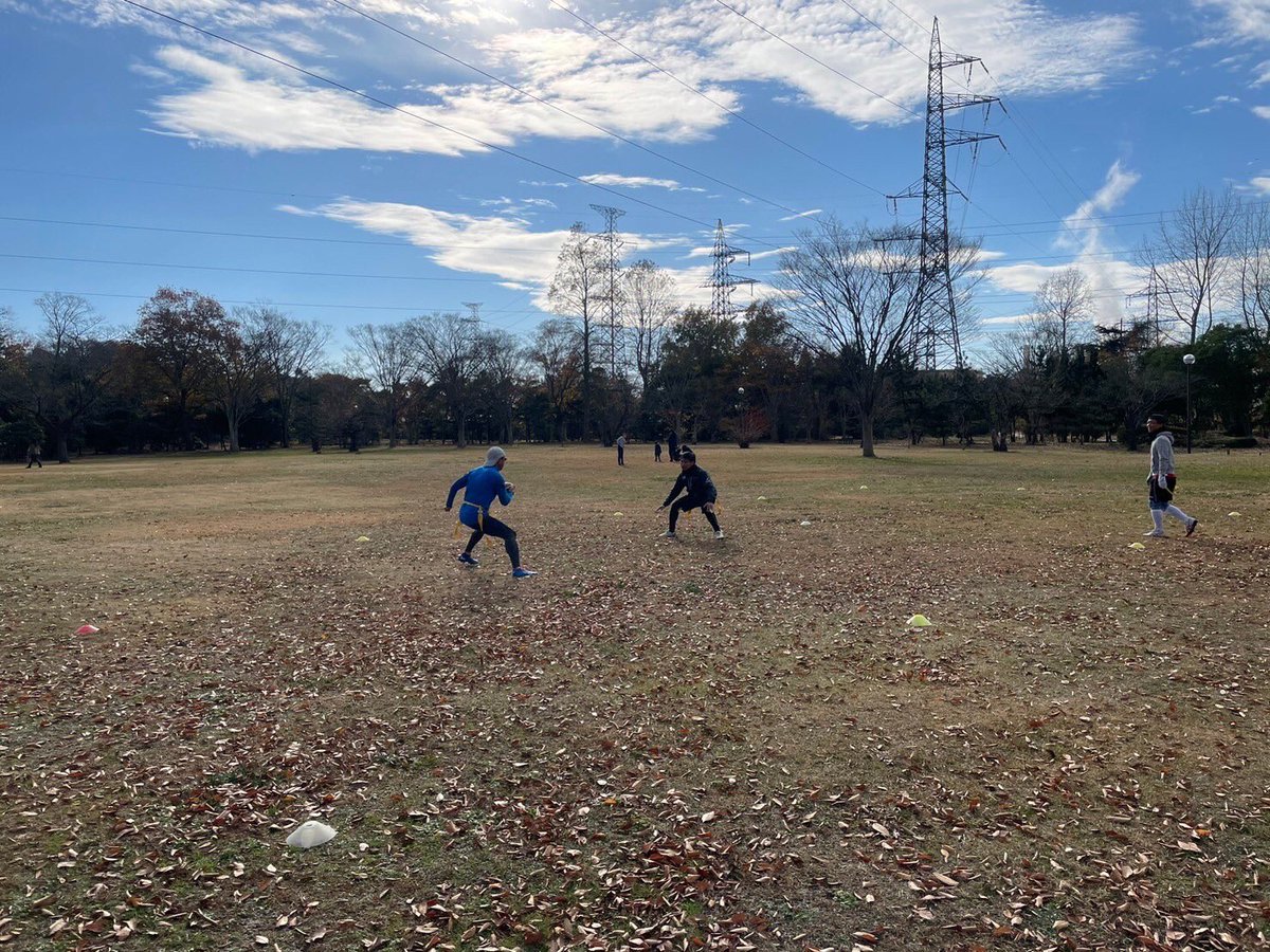 SNDthunders's tweet image. 【12/3活動報告】
体験さん人数がとても多かったので、体験会メニュー中心で活動しました🏈
みなさん初めてとは思えないくらいレベルが高い！今後も一緒に活動したいと思いました⚡️
#フラッグフットボール #仙台 #サンダース #メンバー募集