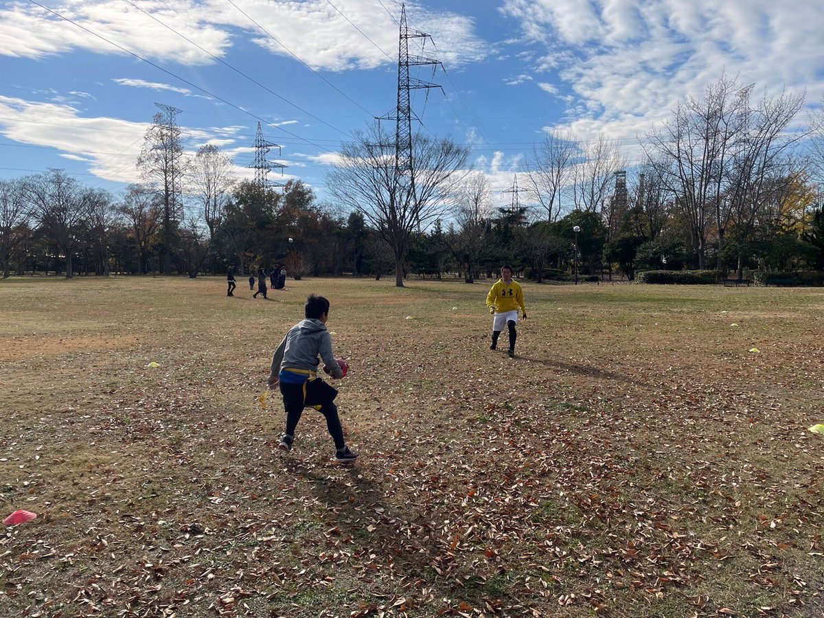 SNDthunders's tweet image. 【12/3活動報告】
体験さん人数がとても多かったので、体験会メニュー中心で活動しました🏈
みなさん初めてとは思えないくらいレベルが高い！今後も一緒に活動したいと思いました⚡️
#フラッグフットボール #仙台 #サンダース #メンバー募集