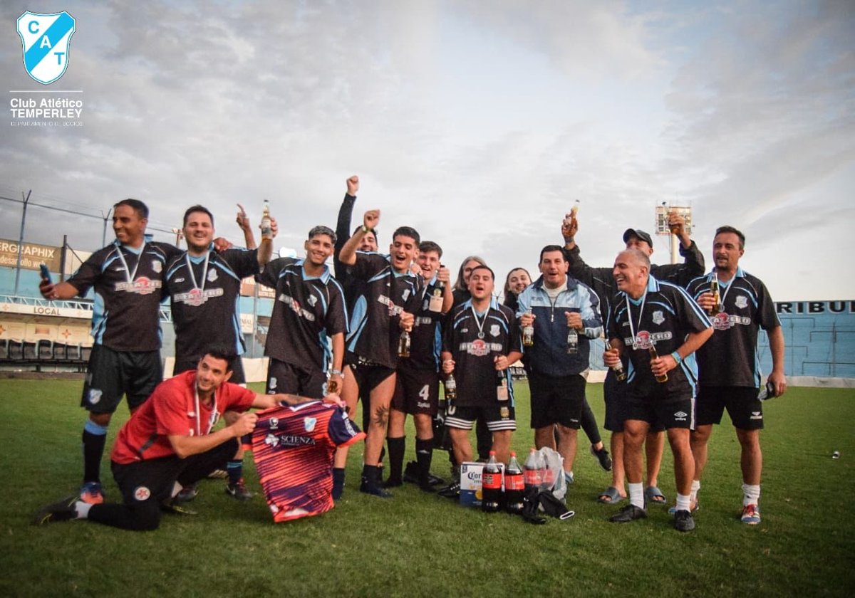 Una vez finalizado el torneo, los finalistas compartieron la cena en el área de parrillas, embellecida y refaccionada por la <a href="/SCO_TEMPERLEY/">SUB COMISIÓN DE OBRAS TEMPERLEY</a>. 

Qué lindo es ser parte de #LaFamiliaMásGrandeDelSur. El Club es de sus socios y socias 🙌🏼.