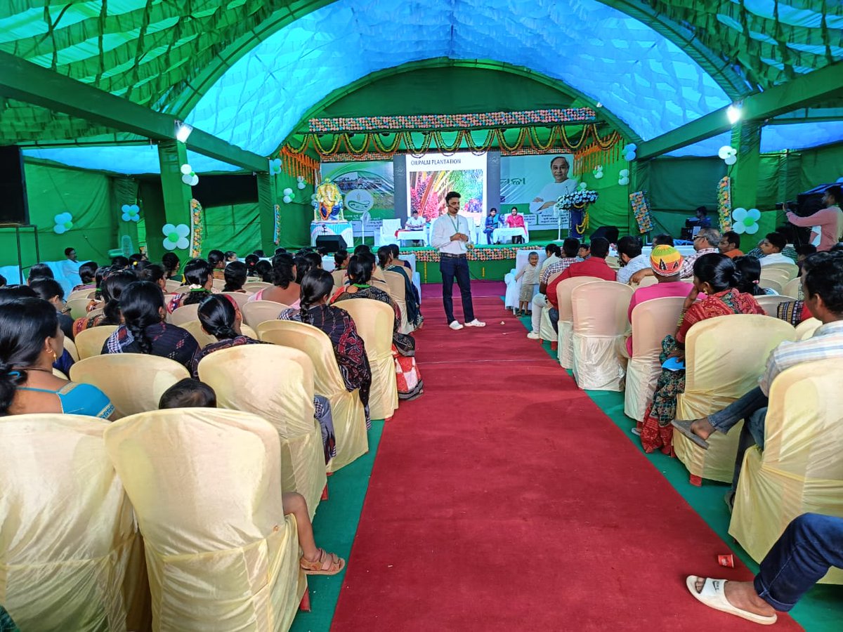 AHO_Padmapur's tweet photo. Delivering Talk on Good Horticulture Practices and Oilpalm Plantation Package in the eve of SubDivisional Krushi Jantrapati Mela, Patnagarh, Balangir @arvindpadhee @krushibibhag @Horticultureod1 @rajaaswain @CollectorBgr https://t.co/XjcrS03JWs