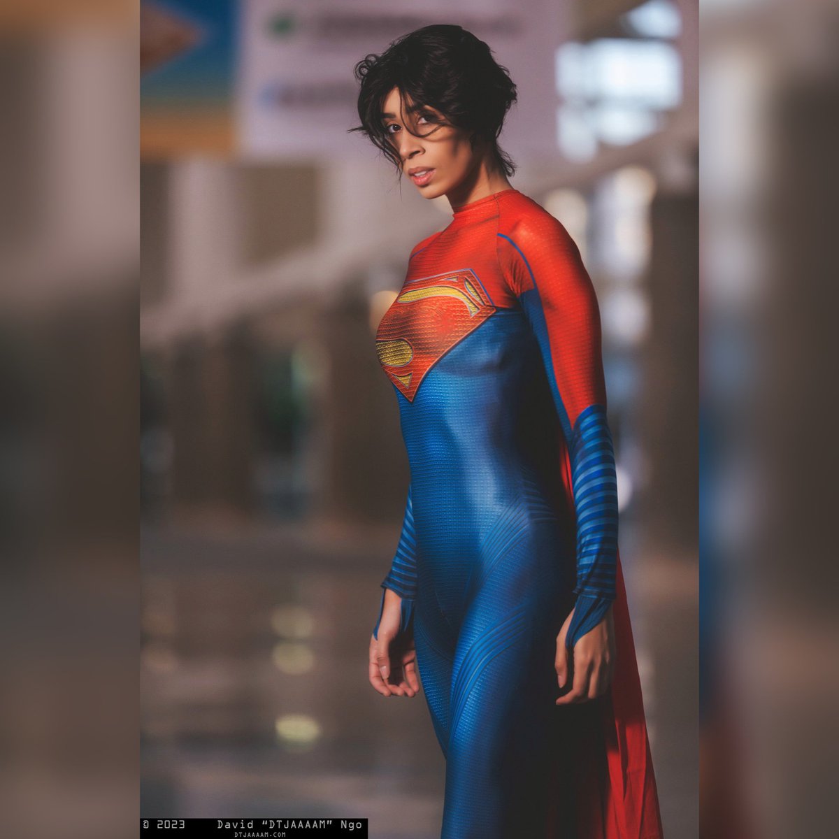 mooreamor_'s tweet photo. 💙❤️Krypton was a beautiful place. We are people of hope, not war. Zod may be from Krypton, but he is not my people.❤️💙
.
📸: @dtjaaaam 
.
.
#mooreamor #jasminepaigemoore #supergirl #theflash @dcofficial @comicconla @SashaCalle https://t.co/LS6uyQFlFk