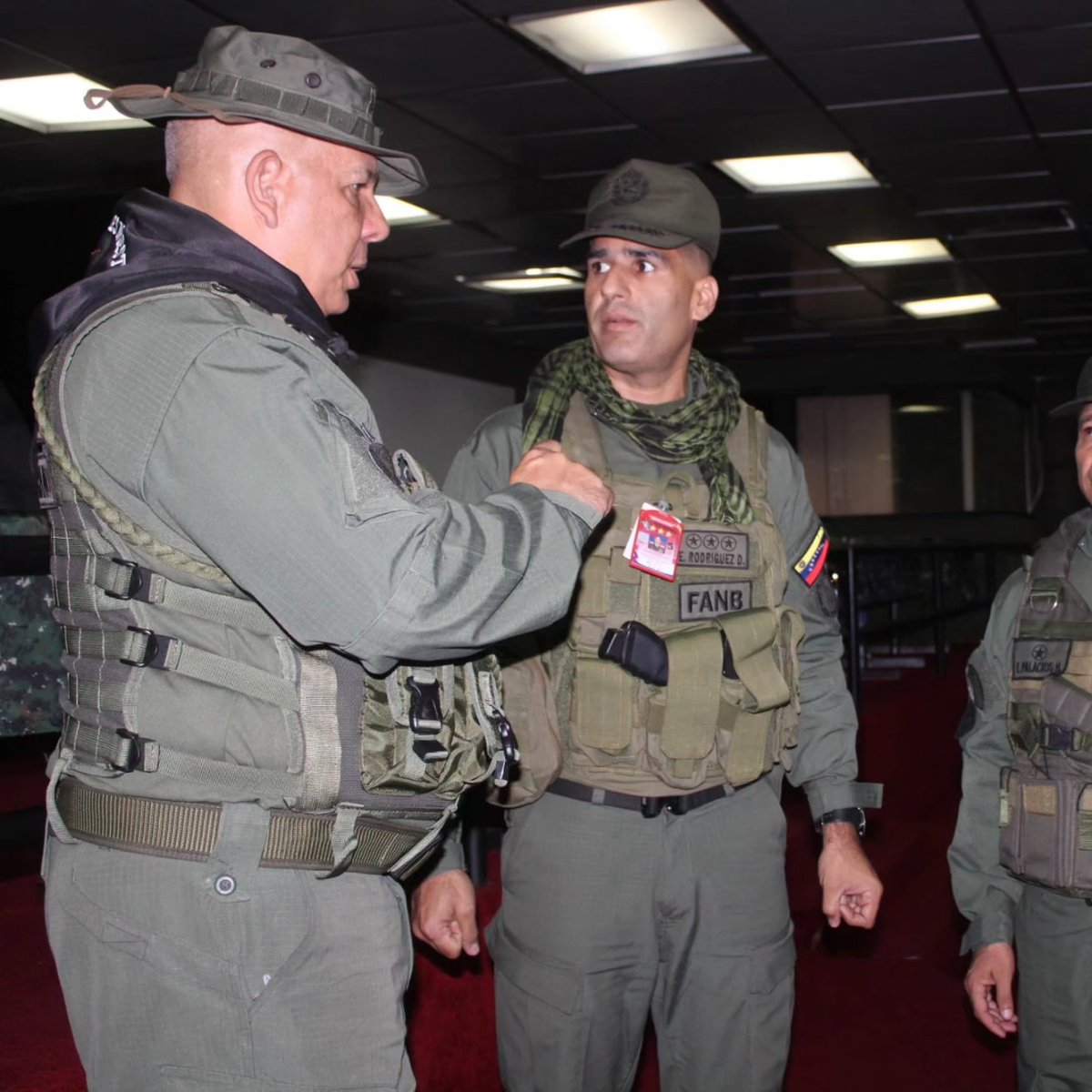 EduanRodrguez2's tweet image. #03dic23 || Coronel  @EduanRodrguez2 || En el Puesto de Comando del Ejército Bolivariano,  recibimos a nuestro MG. José Antonio Murga Baptista, Comandante General del Ejército Bolivariano.  
.
#VenezuelaDijoSi
#FANB
#CEOFANB
#EjércitoBolivariano 
#PuestoComandoEB