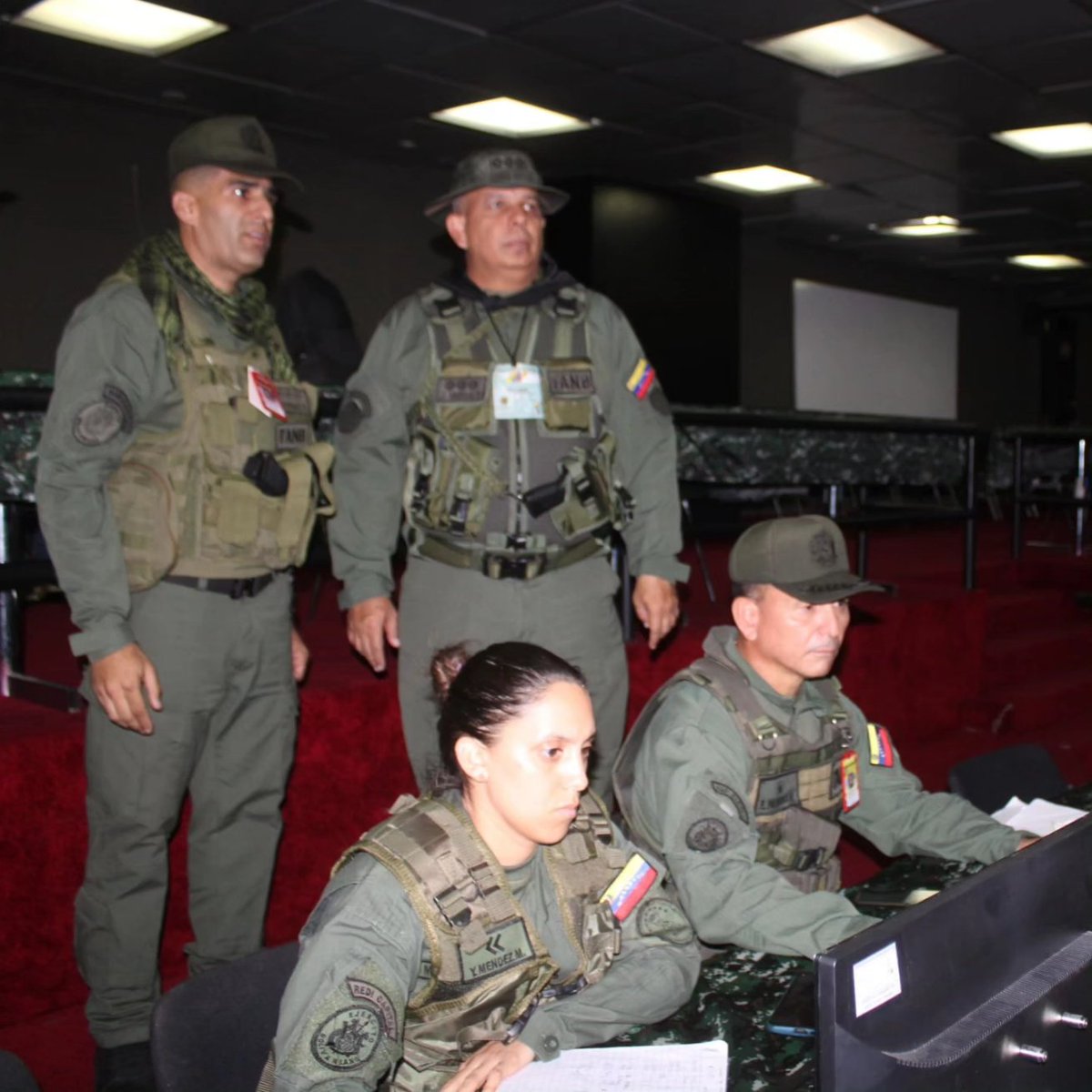 EduanRodrguez2's tweet image. #03dic23 || Coronel  @EduanRodrguez2 || En el Puesto de Comando del Ejército Bolivariano,  recibimos a nuestro MG. José Antonio Murga Baptista, Comandante General del Ejército Bolivariano.  
.
#VenezuelaDijoSi
#FANB
#CEOFANB
#EjércitoBolivariano 
#PuestoComandoEB