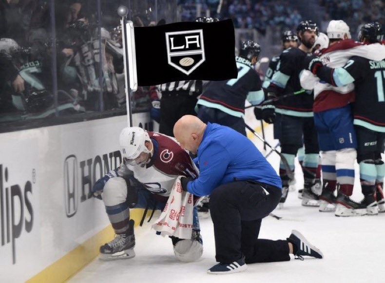 TopCheddar69's tweet photo. #GoKingsGo
#FakeGood
#ForumBlueChromeDomes
cc: @IliadRy https://t.co/xuiU0PbHvL