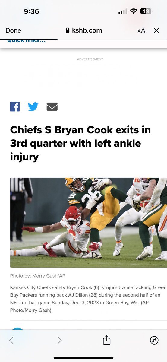 Nievez_13's tweet photo. Damn this looks bad #BryanCook hope he recovers https://t.co/TzBZaJZZJU
