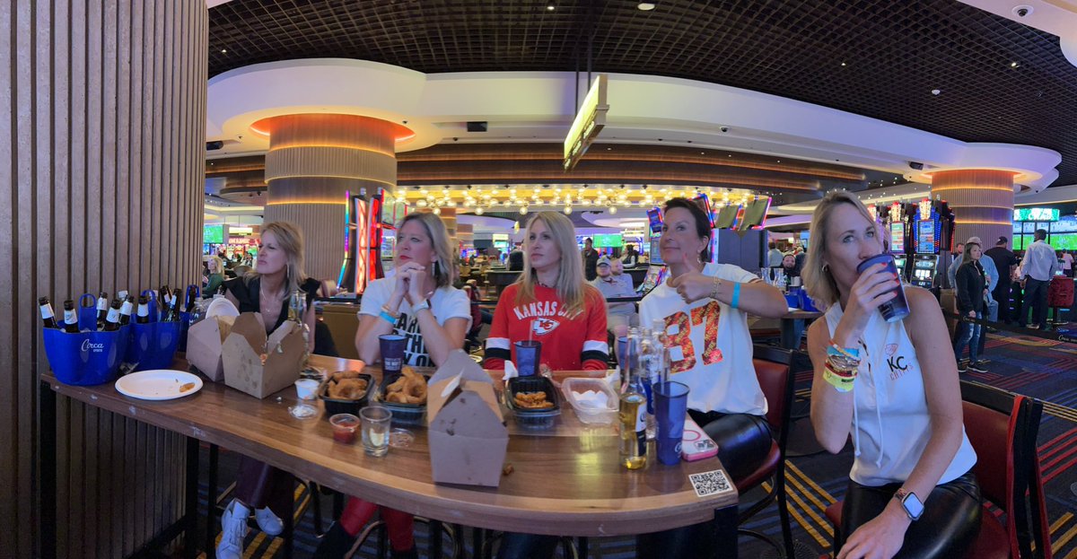 dr_xenon's tweet photo. @CircaSports @Chiefs in Vegas!! https://t.co/u0tUdWvctY