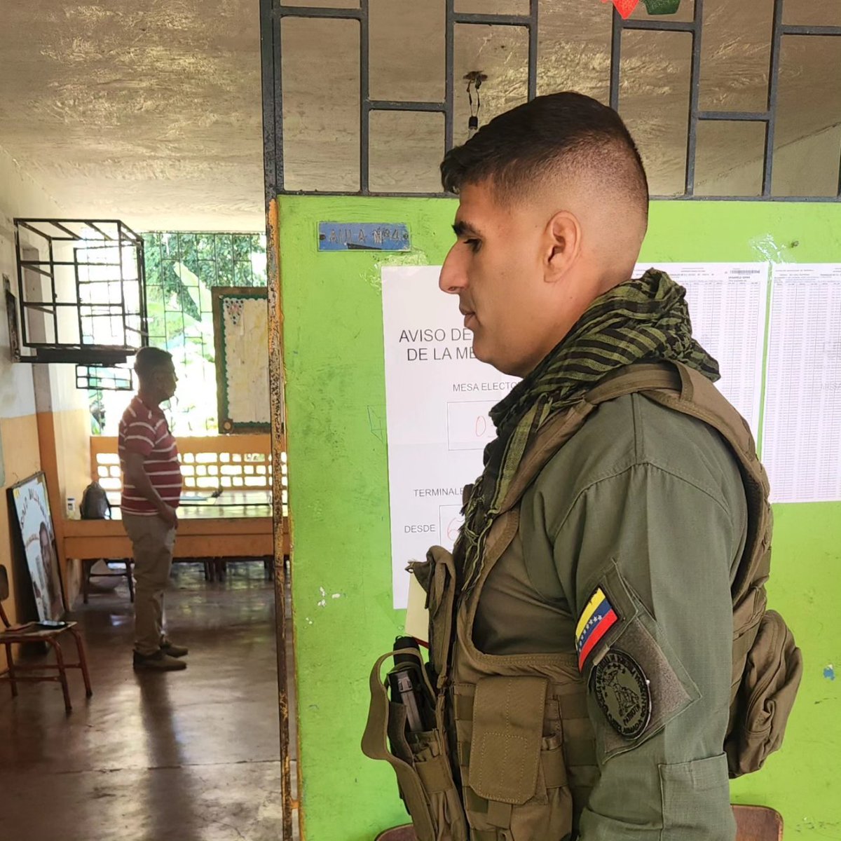 EduanRodrguez2's tweet image. #03dic23 || Coronel  @EduanRodrguez2 || Con mucho entusiasmo, salimos a votar por el "5 veces SI" para decirle al mundo que toda Venezuela está unida por nuestro Esequibo. 
.
#VenezuelaDijoSi
#FANB
#CEOFANB
#EjércitoBolivariano 
#PuestoComandoEB