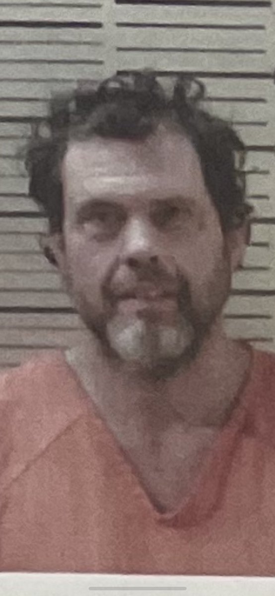 Starkville_PD's tweet photo. !!!ALERT!!! An inmate has potentially escaped and is in the Starkville downtown area. Please contact 911 if you see the individual shown below. We will continue to update. https://t.co/8WazxwJnsR