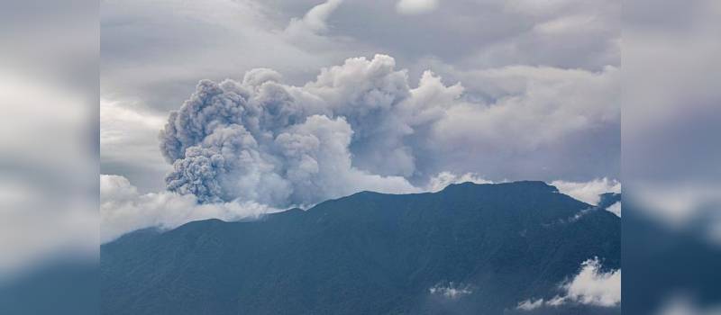 Diario_deColima's tweet image. #Hallan #muertos al menos a #11senderistas tras #erupción de #volcán en #Indonesia

tinyurl.com/u7zhd3kt