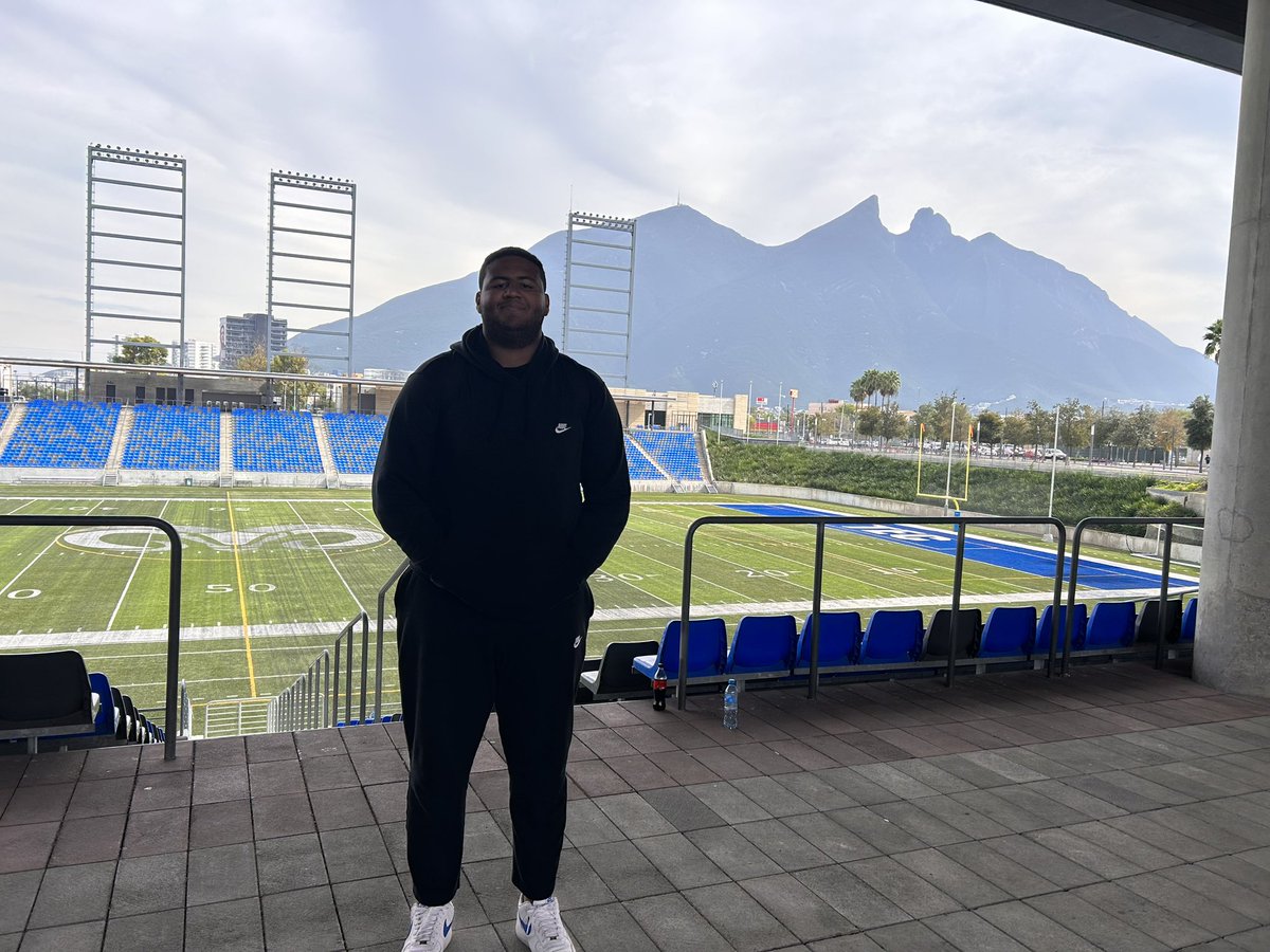 Very thankful to have received an offer to <a href="/borregostec/">Borregos Tec</a> thank you <a href="/alvaro_salazarr/">Coach Salazar</a> for the opportunity!! <a href="/FootballBrophy/">Brophy Football</a> @Kennedy73  <a href="/jason247scout/">Jason Jewell</a> <a href="/gridironarizona/">Gridiron Arizona</a> <a href="/CoverCero/">Cover Cero 🏈</a>