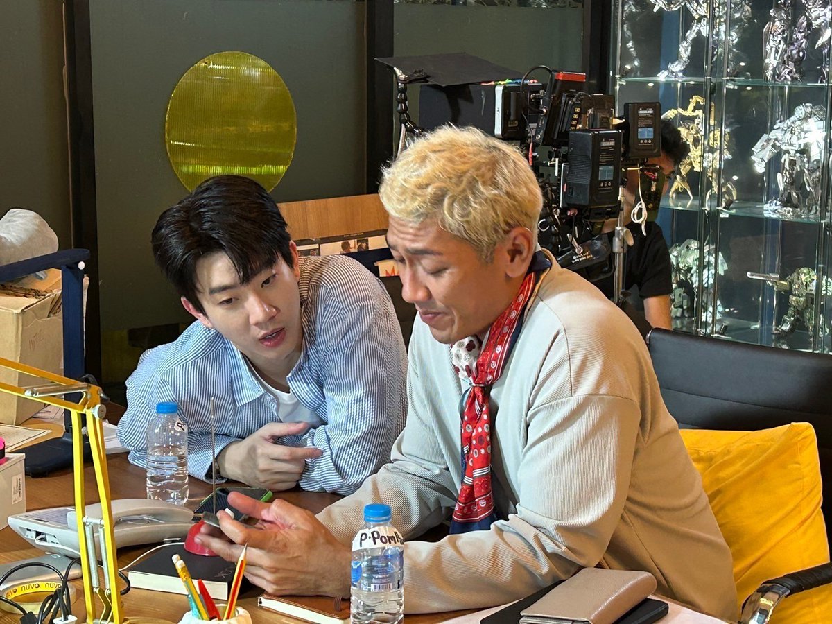 The Trainee 👔 tweet media
