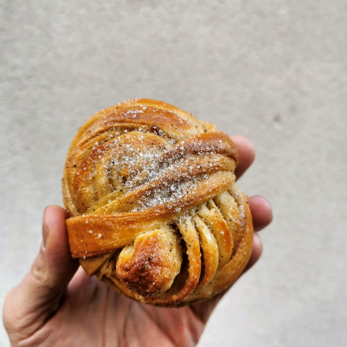 LesTasters's tweet photo. Encore 1 belle boulangerie caviste qui respecte les fondamentaux :au levain, fermentation longue, farine de qualité, petite gamme. Des pains denses à la mie serrée @ Parpains. #boulangerie #levain #caviste #bakery #roule #roll
https://t.co/vg0f5EhjC2 https://t.co/803vFebnj0