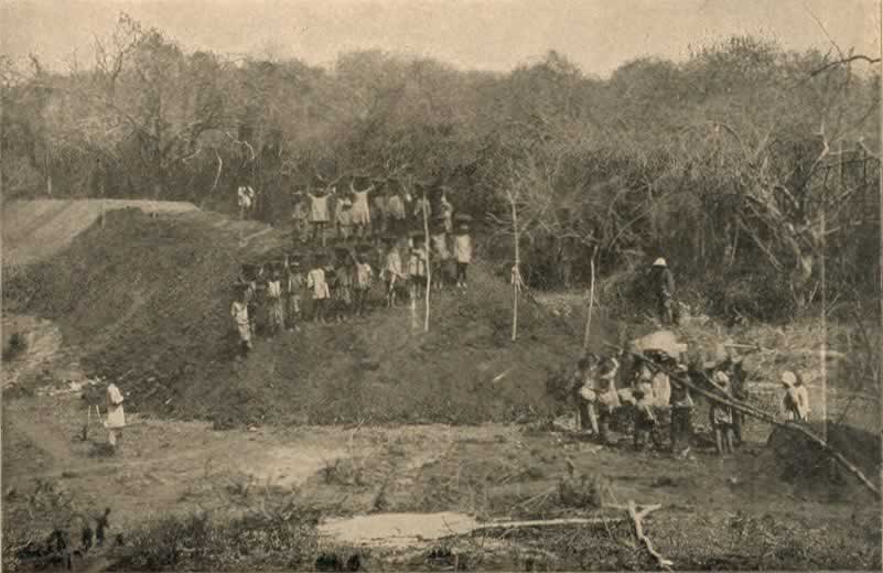 IAMartin_'s tweet photo. Reli ya Tanganyika/Reli ya kati ilikuwa na urefu wa kilomita 1,245 ikitumia geji (upana wa njia) mita 1, ilijengwa kwa miaka 9 kati ya mwaka 1905 - 1914.

Reli ya TAZARA ina urefu wa kilomita 1,860. Ujenzi ulianza mwaka 1970 hadi 1976. ilijengwa kwa miaka 6. Reli ya TAZARA ilianza kutumika mwaka 1976.

SGR - Dar es Salaam kwenda Morogoro. 300 kilometres (186 mi). Ujenzi wa mradi umeanza April 2017. Hadi kufikia leo, December 2023 ni miaka 6.

Kipande cha DSM—Morogoro (300km) hakijaanza kufanya kazi. 2,000km za mtandao wote wa SGR, serikali ya CCM inaweza kutumia miaka 60 kujenga. 

Hadi Standard Gauge Railway (SGR) ikamilike chini ya utawala katili wa CCM, wengi wetu tutakuwa WAFU. Kila siku wanajaribu vichwa vya Escape from Sobibor

Mkoloni aliwezaje kutengeneza reli  1,245km kwa mikono ndani ya miaka 9 wakati CCM na wataalam wao kilometa 300 mwaka wa sita hawajamaliza?

MMM, Mtikila.
