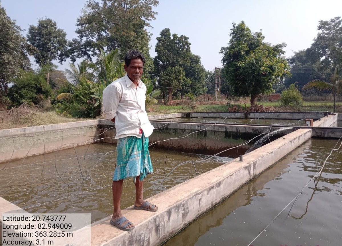 DFOBalangir's tweet photo. Sri Dolamani Sahu, a progressive farmer in Balangir DMU, adopted Bio-floc fish farming. #AJY & #Fishery_Department training paved the way for a self-built tank, yielding 5 lakhs income annually. #FarmSuccess #SustainableFarming @CMO_Odisha @susantananda3 @MoSarkar5T @ForestDeptt https://t.co/UqrUmoMzdL