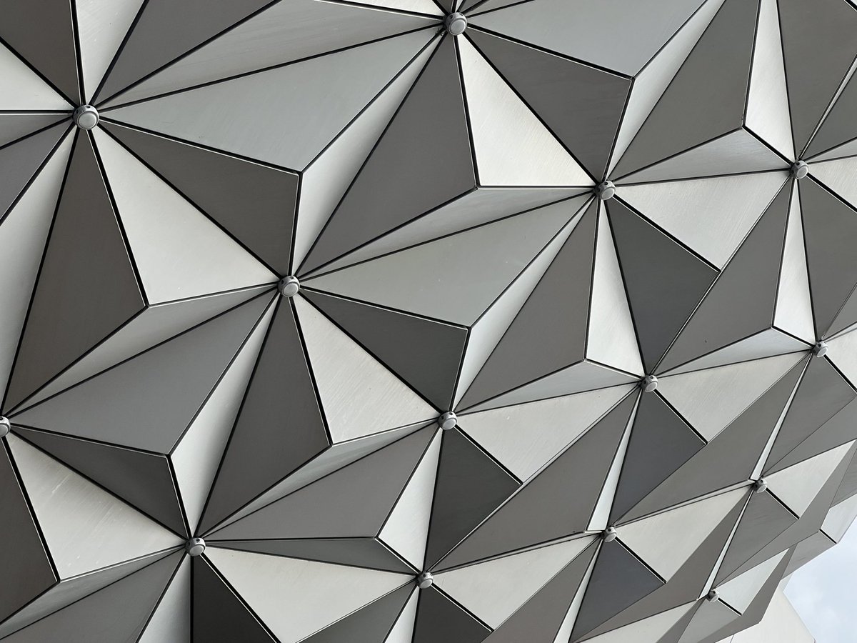 disneyspaces's tweet photo. Alright, good night #distwit. Time to rest up for tomorrow- EPCOT/ Extra hours at DAK. https://t.co/BFJ2epOw9b
