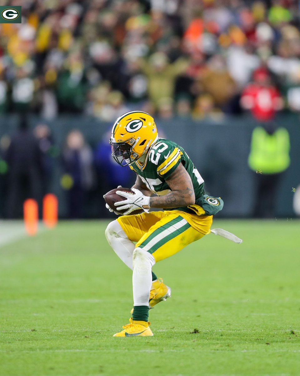 A primetime pick for <a href="/keiseannixon/">K9</a>!

#KCvsGB | #GoPackGo