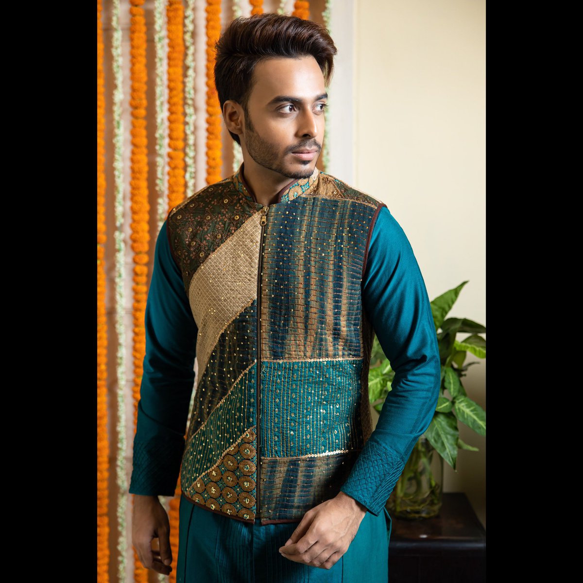 Abhishe05946618's tweet photo. #mensfashion #fashion #menswear #style #menstyle #handmade #ootd #handwoven #fashionblogger #ethnicmenswear #kurtapajama #handembroidered #model #instafashion #fashionstyle #love #parchwork #zardozi #nehrujacket #photooftheday #lifestyle  #abhishekray #abhishekraycreations https://t.co/Nl4xj6uJNg
