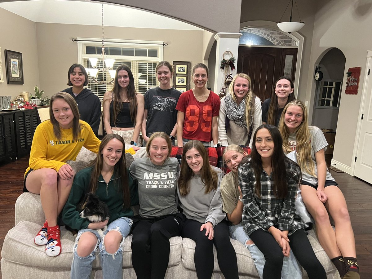 shawk56's tweet image. Had the pleasure of hosting the women’s @MoSoXCTF Christmas party tonight!  Great group of athletes!