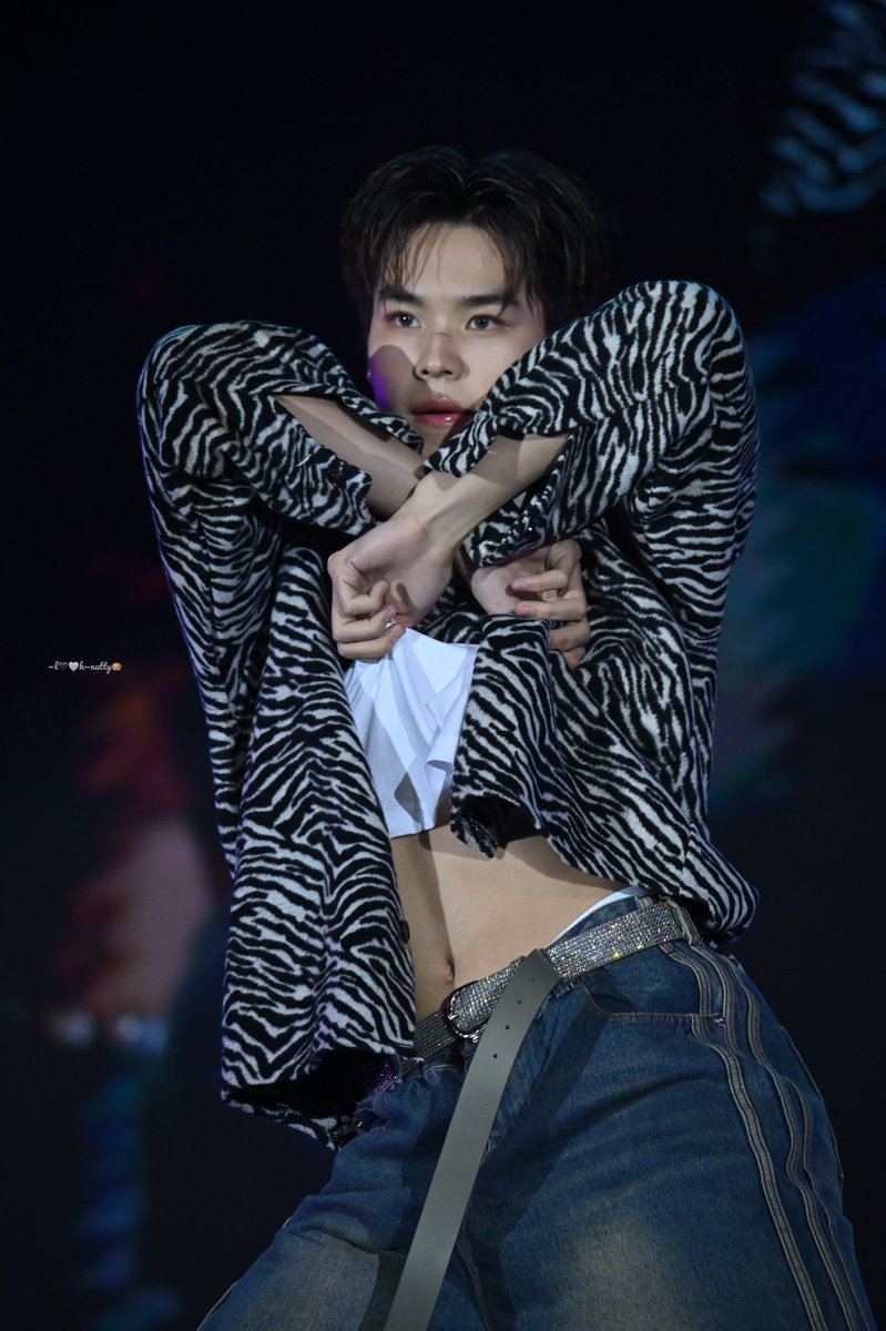 viper_ln's tweet photo. So sexy by PingPing Krit

คุณพระอาทิตย์ของพี่🌞
#MchoiceFansDay2023
#PingKrittanun 
#MoonxSunshine_Ln https://t.co/aG6m3M9h5v