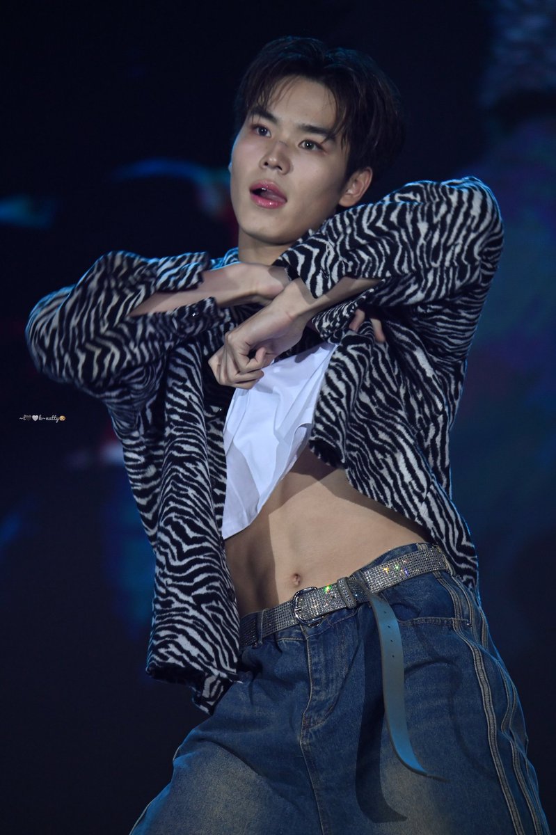 viper_ln's tweet photo. So sexy by PingPing Krit

คุณพระอาทิตย์ของพี่🌞
#MchoiceFansDay2023
#PingKrittanun 
#MoonxSunshine_Ln https://t.co/aG6m3M9h5v