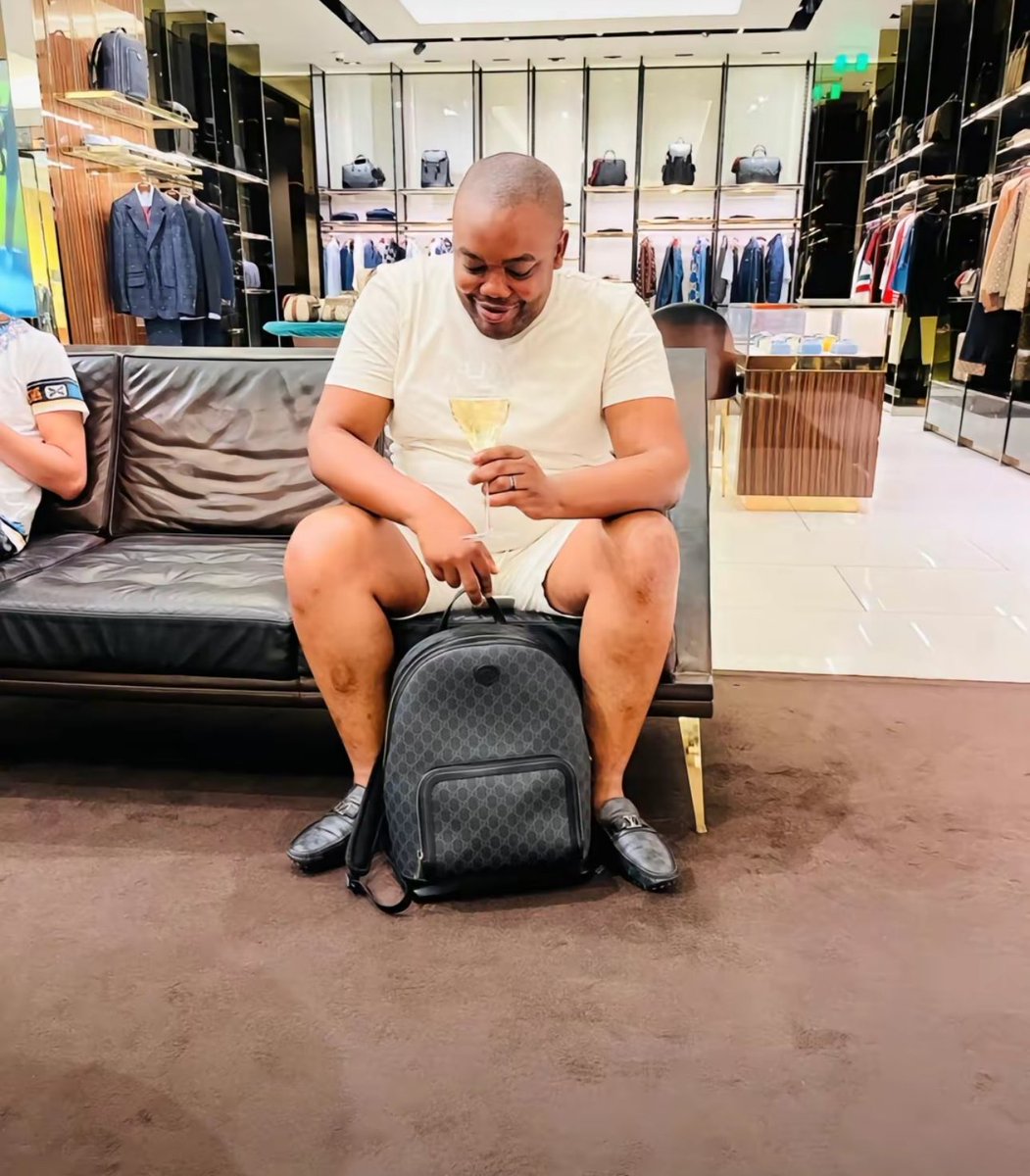 Man’s NOT Barry Roux tweet media