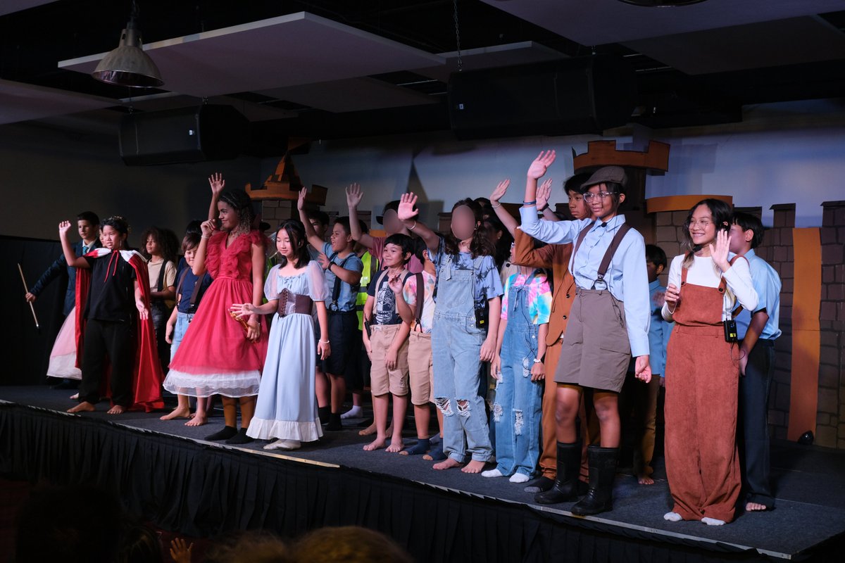 sassamakee's tweet photo. It took a real team effort to guarantee that this event was so successful. Great job everyone! #standrewssamakee #internationalschool #samakee #fun #schoollife #upperschool #inspired https://t.co/Toj40WAjPd