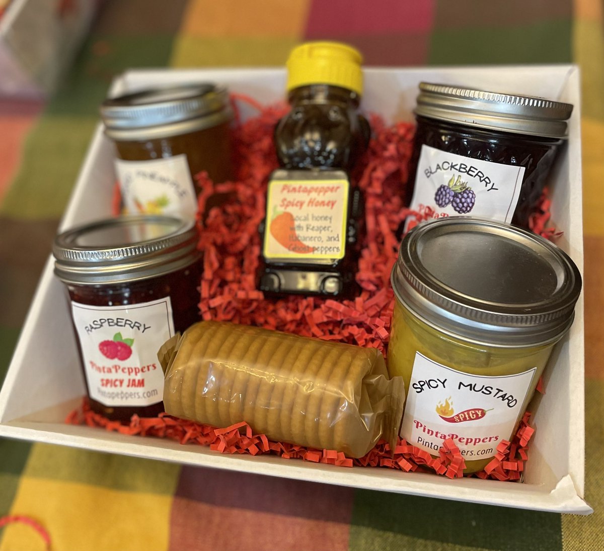 ritapintavalle's tweet image. When you have an incredible husband @PintavalleJoe  who grows super hot peppers to make tasty treats, and a beautifully talented daughter @cjcampbell09 who can help with gift baskets PintaPeppers.com gets to share sweet &amp;amp; spicy 🌶️ holiday gifts #ordertoday