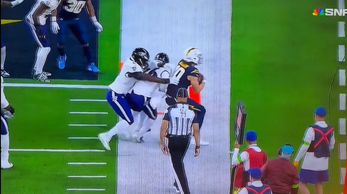 Its_Dizzy_HD's tweet photo. One of these was a no call and one of these was ruled a late hit. https://t.co/HDYUYROg0z