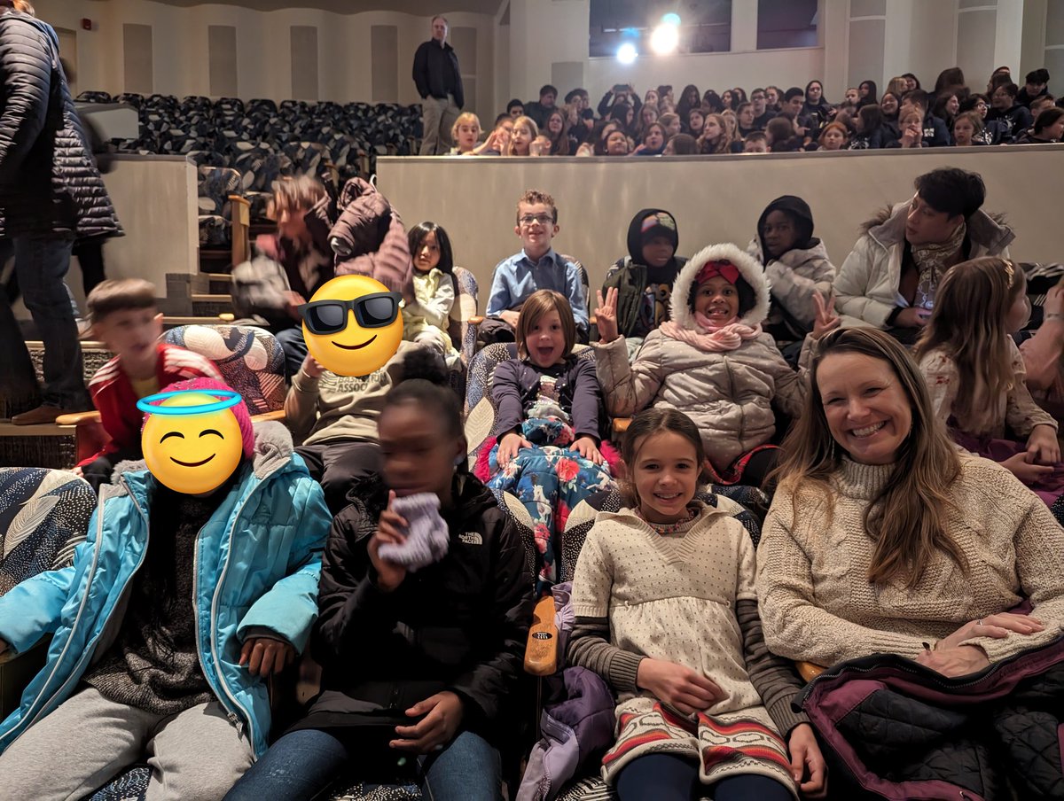 We were all smiles at last week's field trip to The Nutcracker! ❄️🎭 #LongfellowBears #WeAreD97