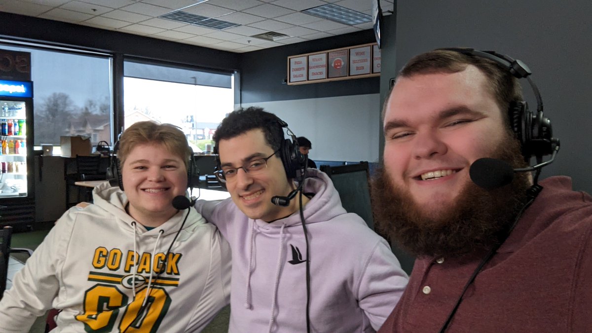 FloofysTV's tweet photo. I love LANs. I've been to big byoc LANs with hundreds of people, but never anything like Fragicago.
It was amazing getting to meet people that I've only seen or heard of from streams or watched in games.
1/3
@fragadelphia #fragadelphia #fragicago https://t.co/ocExuelYf2