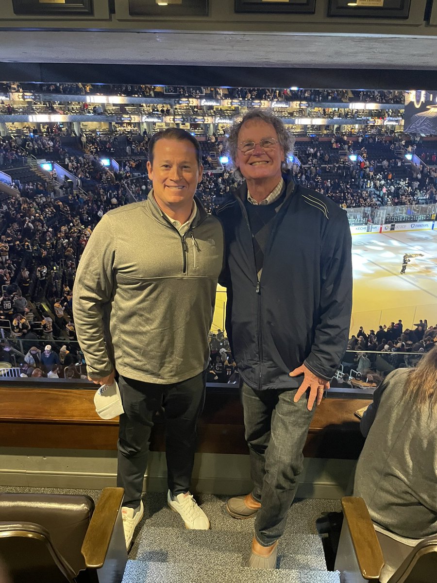 KitHughesHC's tweet photo. Great night at the Garden w/ the big man. First B’s game in a long time. Thanks to Brad Marchand for the natural hat trick in 3rd to send us all home happy! #GoBs #OhCaptain #LoveThatDirtyWater 🏒 https://t.co/SprqV9Vq6t