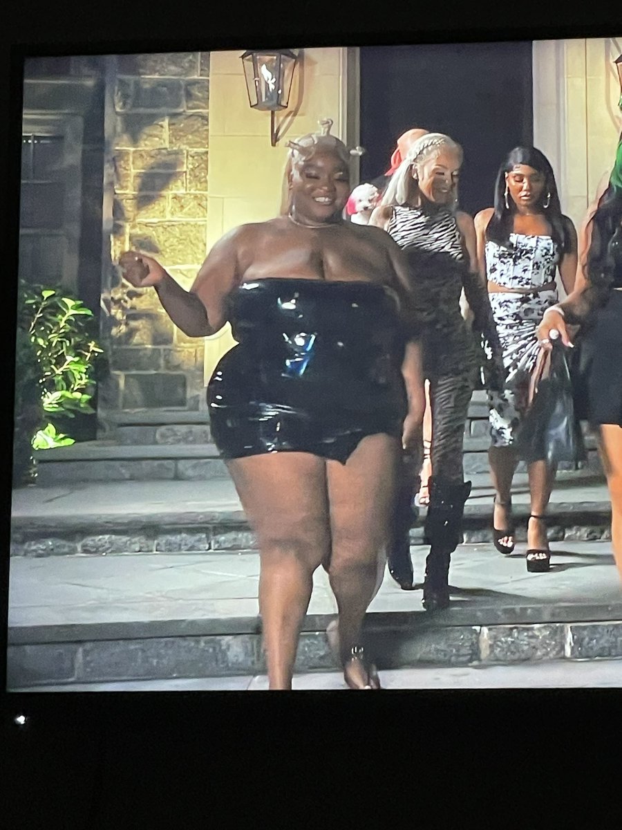 I’m so sick of her big ass oh my god
