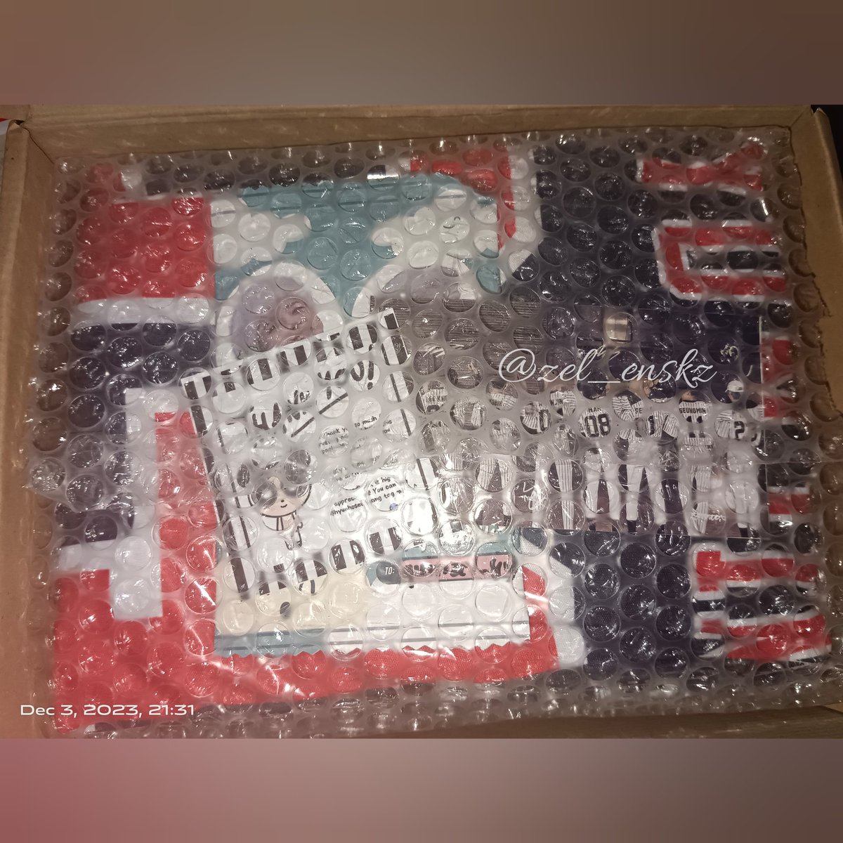 skzkimjiyeon's tweet photo. 💌 — #quinzelmails
fr: @hyunhosells #hyunhosells
🎀 - another parcel that's worth the wait 🥹 TYSSM Tiiin~ daming freebies kinikilig ako 🥺🫶🏻 puro HJ order ko pero pinauwi mo din saken ang LK ko 😭💖 ung jerseys & shirt 108% good quality!!! ✨✨✨
( https://t.co/orDvA87hCf ) https://t.co/nYZWlDAtxs