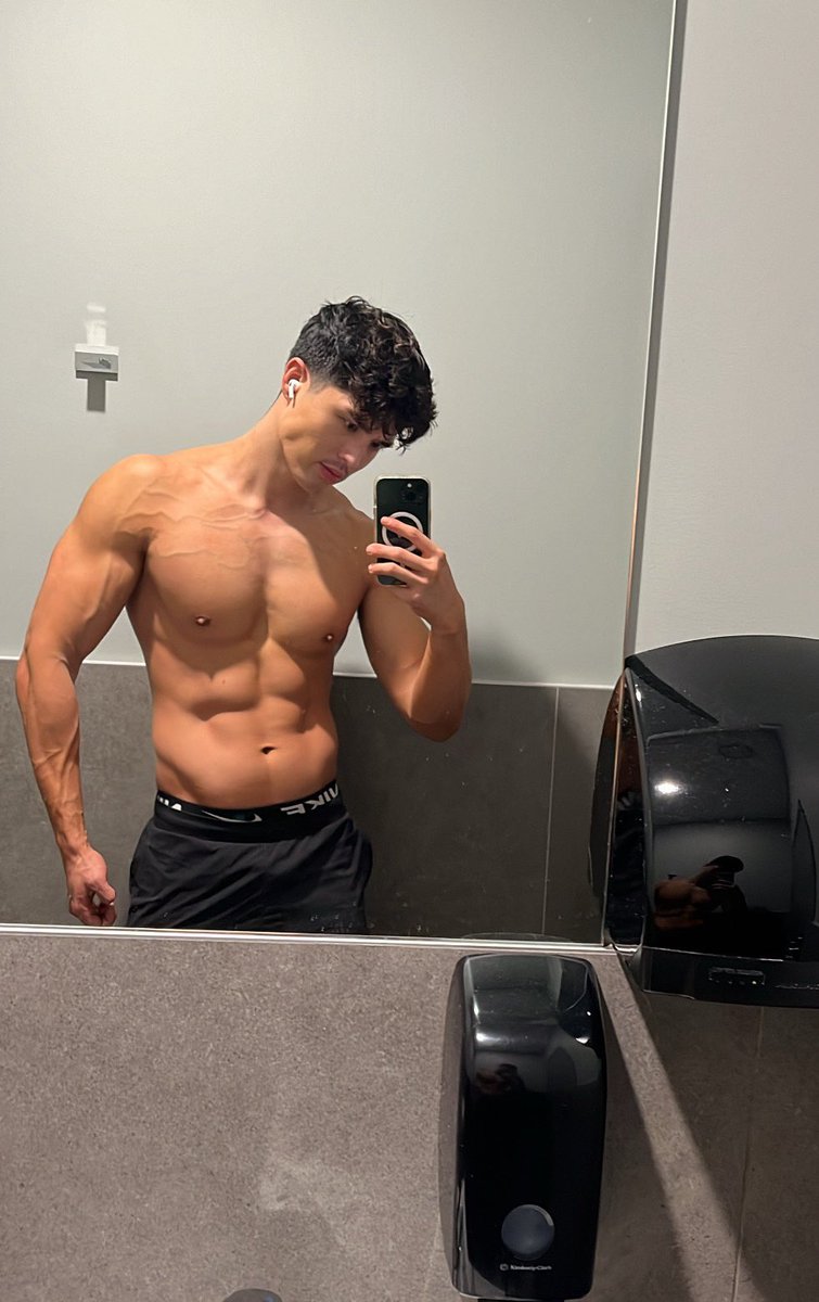 Eli 🇦🇺 Top 0.4 50 OFF TODAY elixxxoffic , Twitter Profile