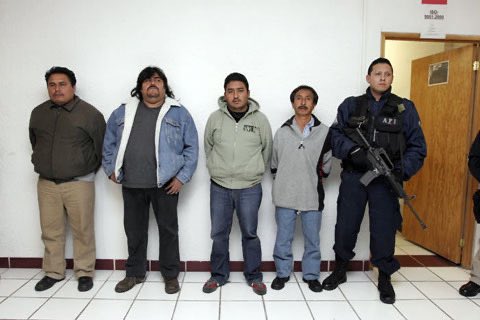 flaviososavilla's tweet photo. El 4 diciembre del 2006 el asesino @FelipeCalderon y su Socio Genaro García ordenaron nuestro encarcelamiento en un penal de máxima seguridad. @lopezdoriga al servicio de García Luna nos dio trato de criminales en su noticiero. No nos rendimos, no nos vendimos. #ProhibidoOlvidar https://t.co/Mc44I458EH