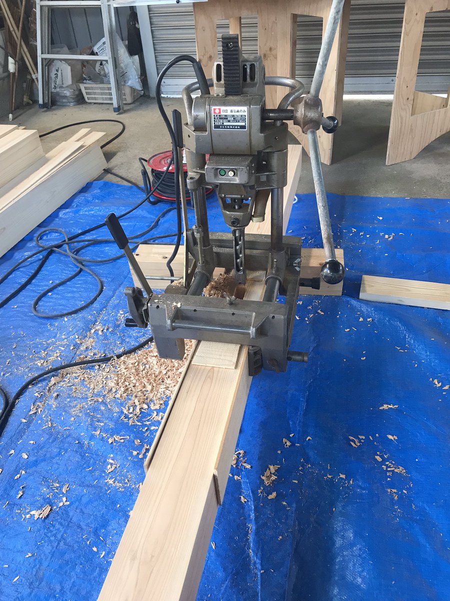 久々の角ノミ！
まるで大工さんみたいな事してる