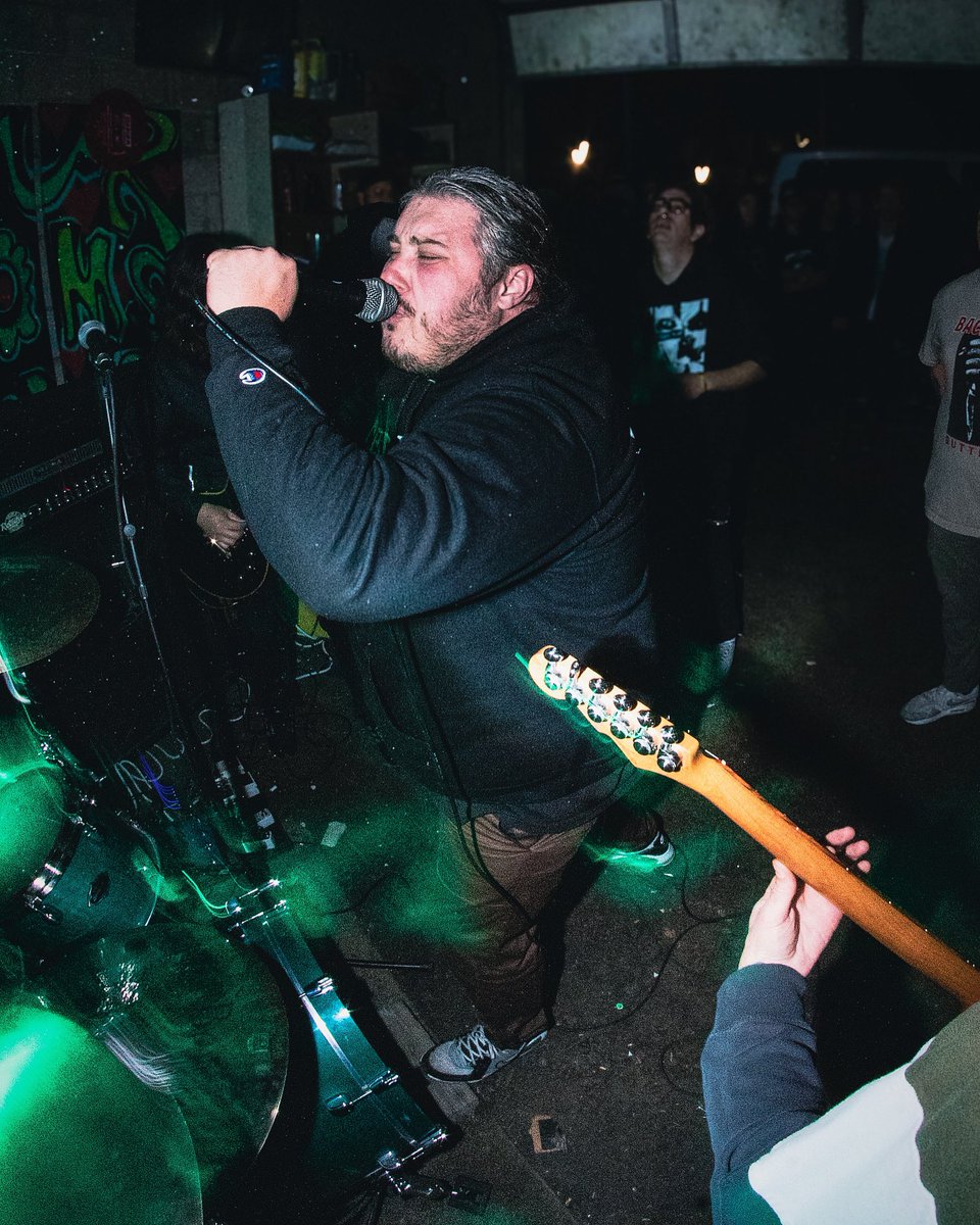 Absolved_hc's tweet image. Few weeks ago at YMH. House shows will always have a special place in our hearts.