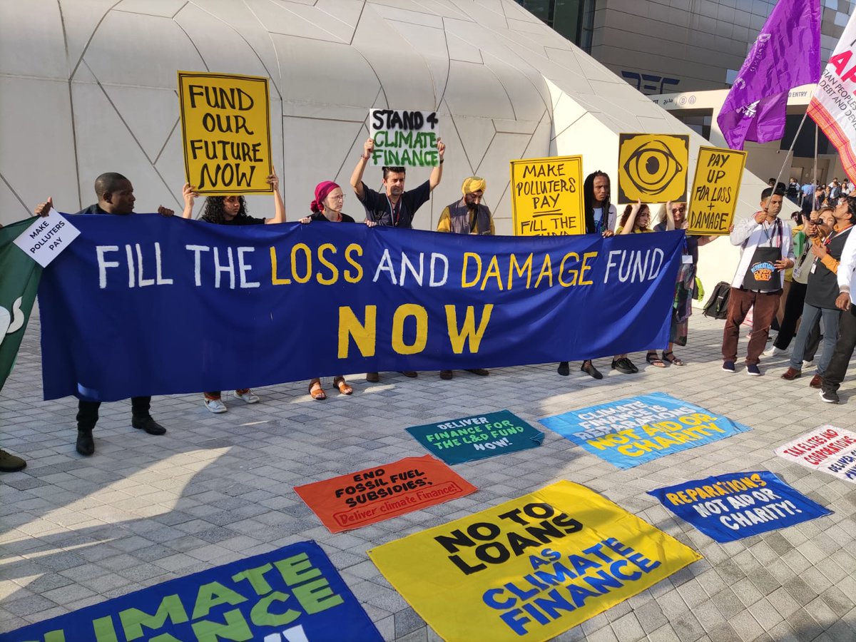 CANIntl's tweet photo. ⚡ HAPPENING NOW — Civil society at #COP28 is calling on rich nations to #FillTheFund on #LossAndDamage. 
 
🧵below to follow live: https://t.co/TfOnhIWzAZ