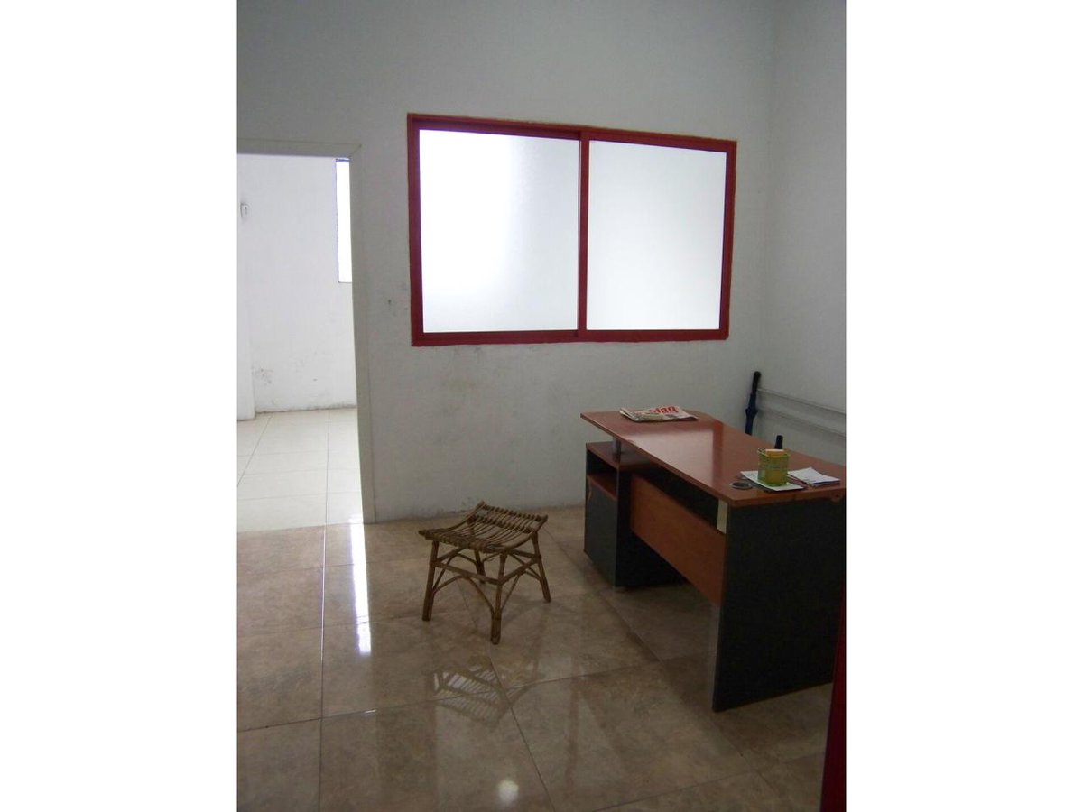 monrei_'s tweet photo. #alquilerlocal , 350 mts2 de planta baixa amb aparcarment, llum, força i agua, dos oficines i cuarto d'aseo amb duxa (sostre ignifugat) 550€ lloguer. 
Per a la #publicidad , 80€ lloc i mes.
Ubicaciò Av.Xativa 20 de #Cocentaina (rotonda San Cristòfol de Cocentaina)
Tf 669261350 https://t.co/YO3y63KQ6a