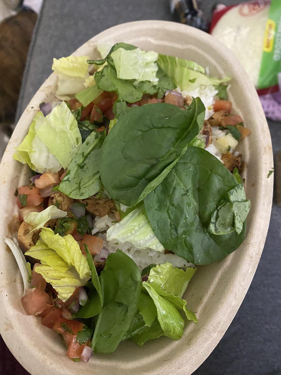 janinemacke's tweet photo. Politely @ChipotleTweets , what is this? 😶 and why is this particular location *always* out of ingredients? https://t.co/tGpUqa3oqE