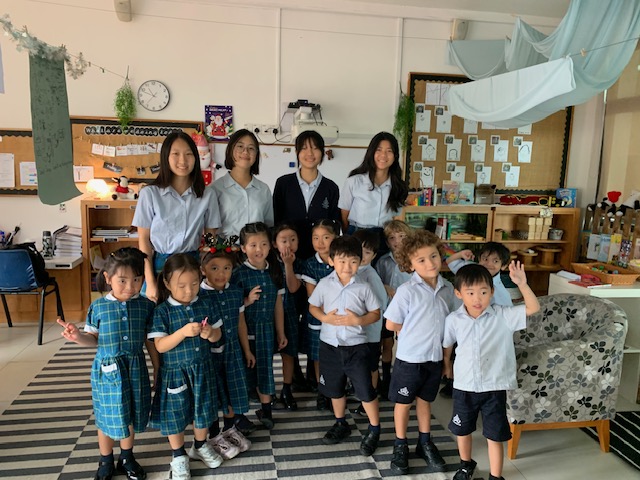 MCMSeniorSchool's tweet photo. #MCMShell Business Studies pupils @MCMSeniorSchool reading their original stories about choices to Pre Prep pupils. #fun #storytime https://t.co/4CeVMFgkrn