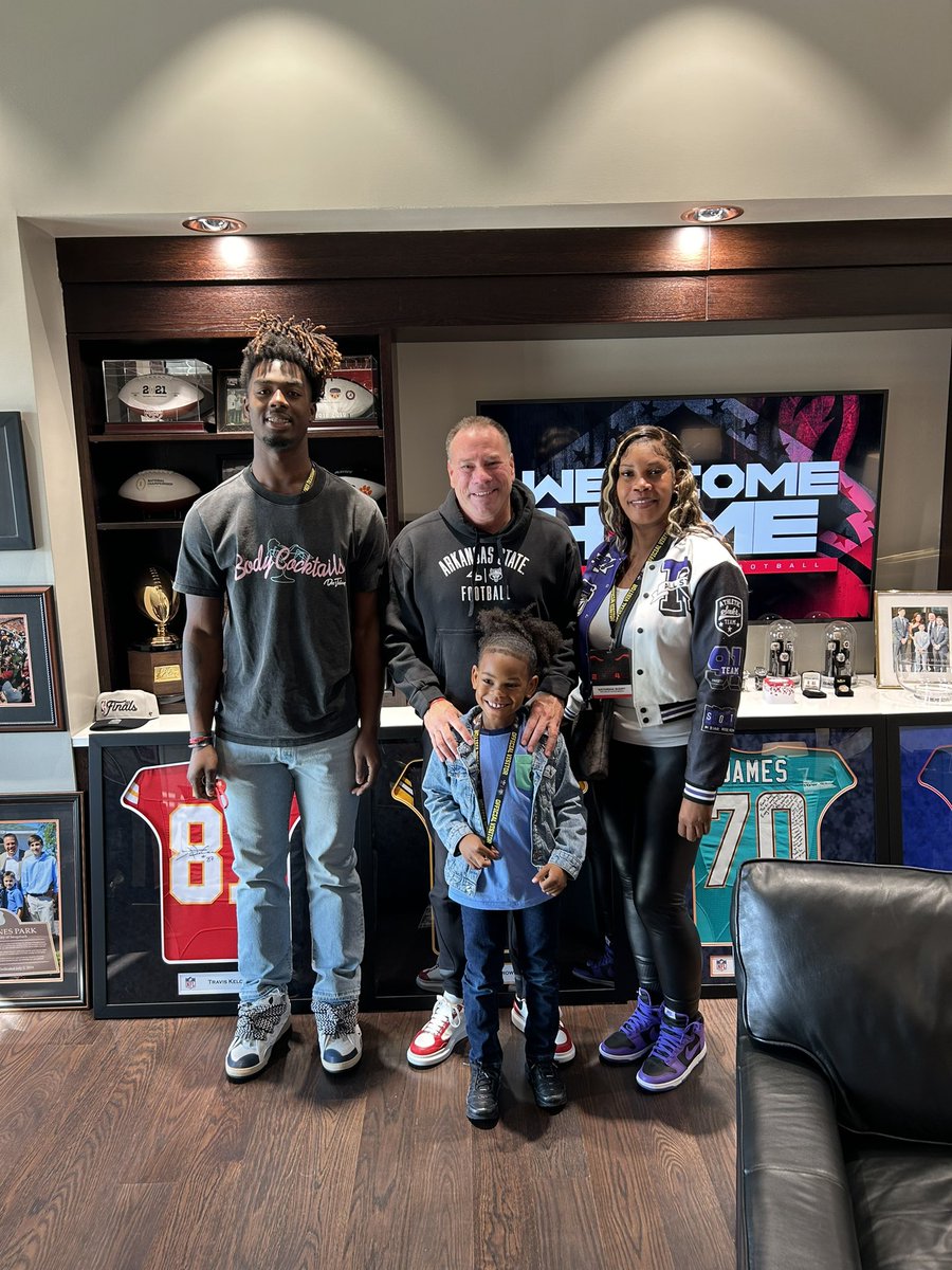 NaTori Brown DE/EDGE 8️⃣ tweet media