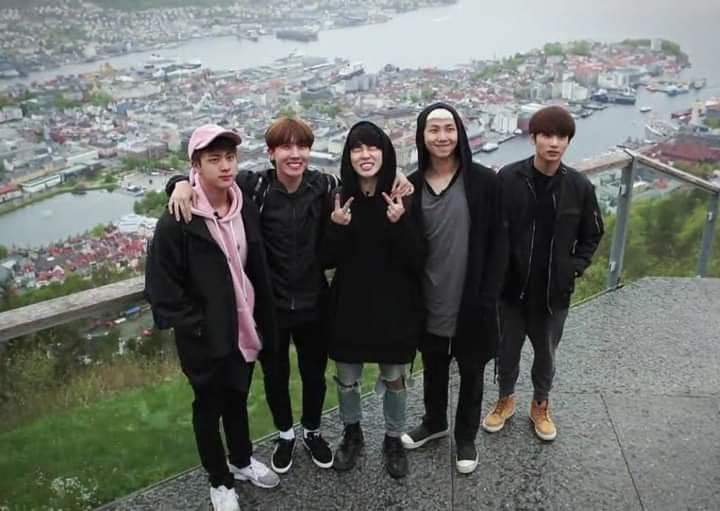 Happy birthday #Jin have a lovely day @bts 💜💜💜