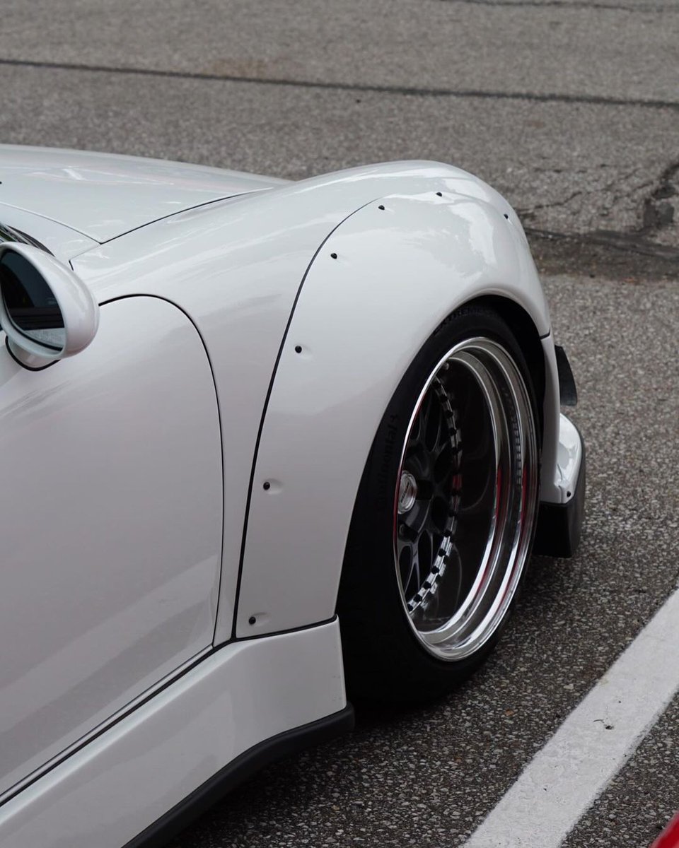 miroo_my's tweet photo. I’m so glad i got to shoot this car, never got a chance at the RWB meet a few months back 🌐 

•
•
•
🏷️: #porsche993 #rwb993 #rwbporsche #akiranakai https://t.co/Tmn5sR7q5m