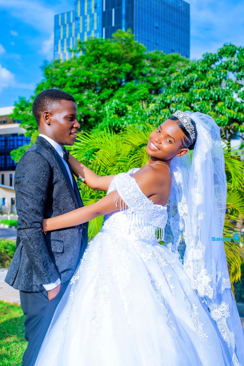 saverimage's tweet photo. "Capturing love in every frame. 📸✨ 
 #WeddingPhotography 
#LoveInBloom #MemoriesForever" https://t.co/hAuqx8dPpg