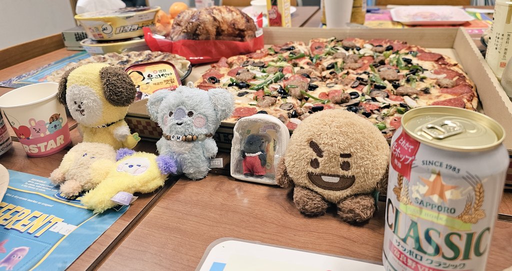 muchiko_mia's tweet photo. 遅ればせながら、アミ上映会にお誘いいただき参加しました♡
めちゃくちゃ飛んだし、跳ねたし、泣いたしで楽しかった🙌
アミボムの電池はちゃんと確認します🙄 https://t.co/hDRrIsRazb